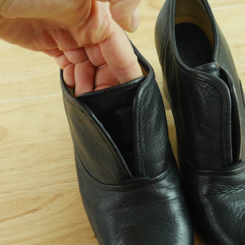 Frye Stella Slip On Bootie Size 7.5 Black Leather Chunky Heel Academia Round Toe - Picture 5 of 15